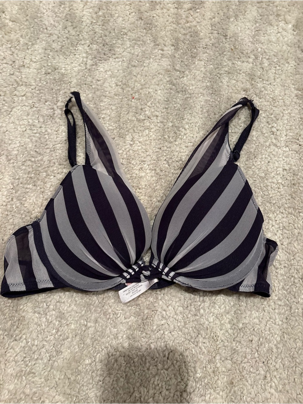 Y2k vs bra